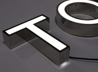 What is the difference between a face lit and halo lit illuminated channel letter?