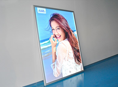 LED Frame vs. Traditional Frame: Which Signage Solution is Right for Your Business?